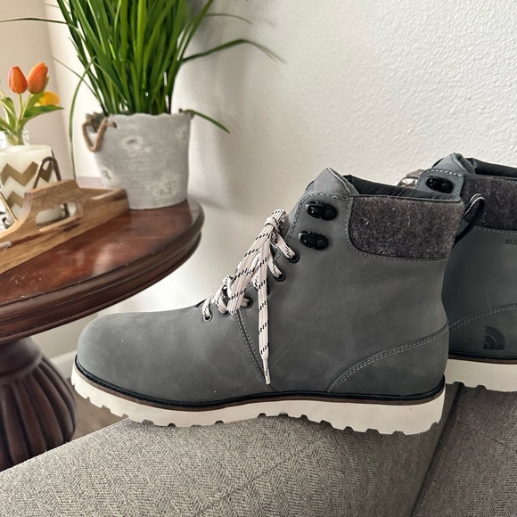 The North Face Other - Boots like new